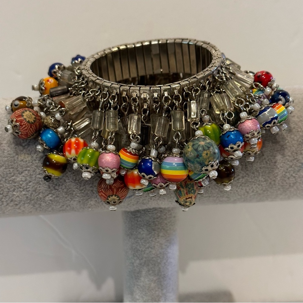 Vintage Cha-Cha / Gypsy inspired stretch bracelet -multicolor glass & clay beads - Picture 4 of 10